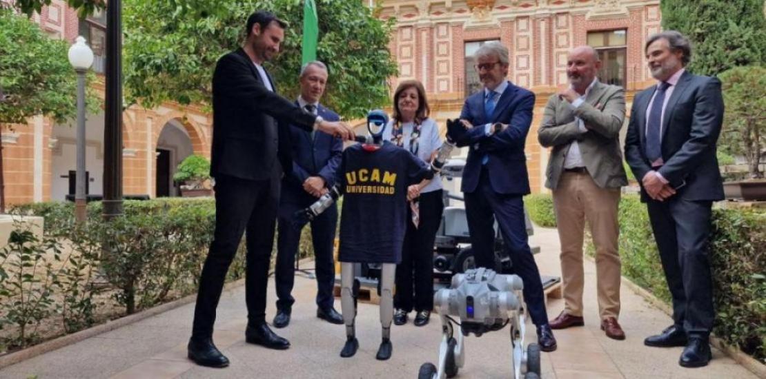 Robots and drones were the stars of the show in the cloister of Los Jerónimos