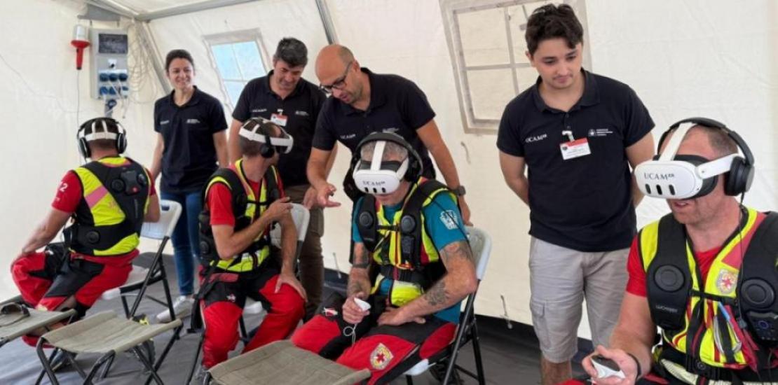 The UCAM team with the emergency personnel using virtual reality as a training tool.