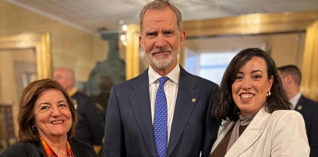 María Dolores García, UCAM president, and María Mendoza, member of the Board of Trustees of the Fundación Universitaria San Antonio, together with Felipe VI, King of Spain.