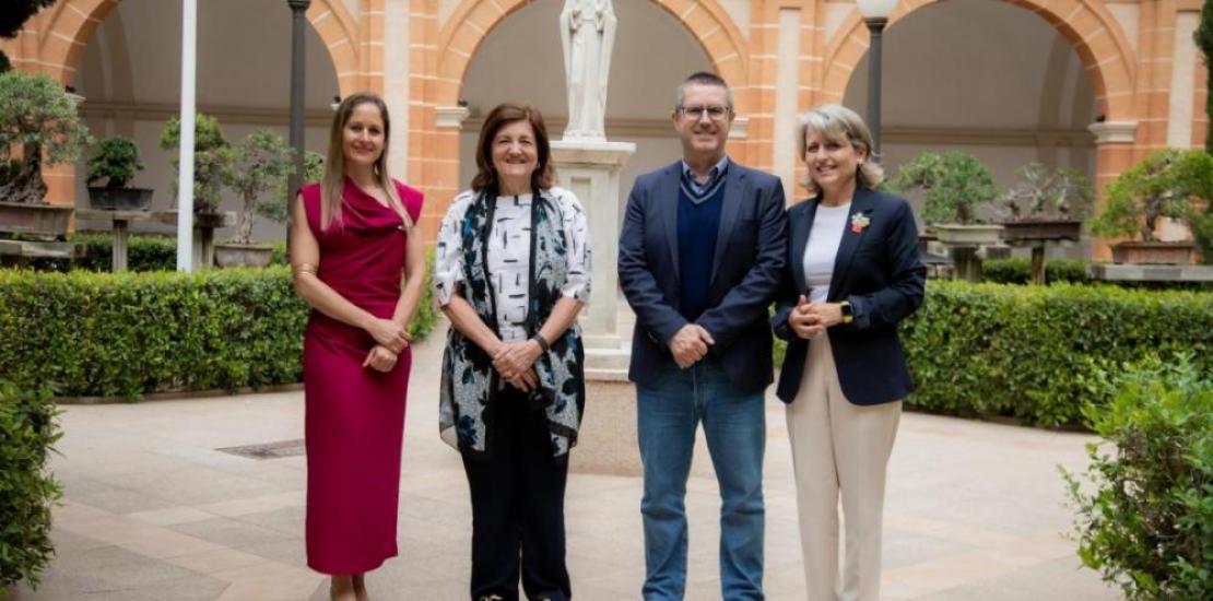 The researchers pictured with the President of UCAM and the Vice-Rector for Research.