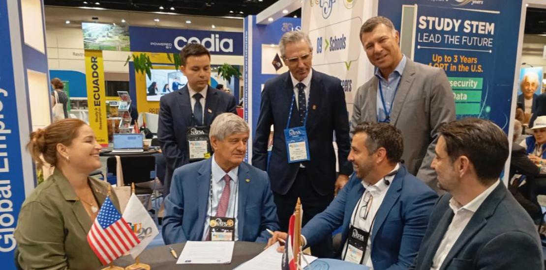 Executives from UCAM and Universidad San Ignacio de Loyola (Peru), this week in Orlando.