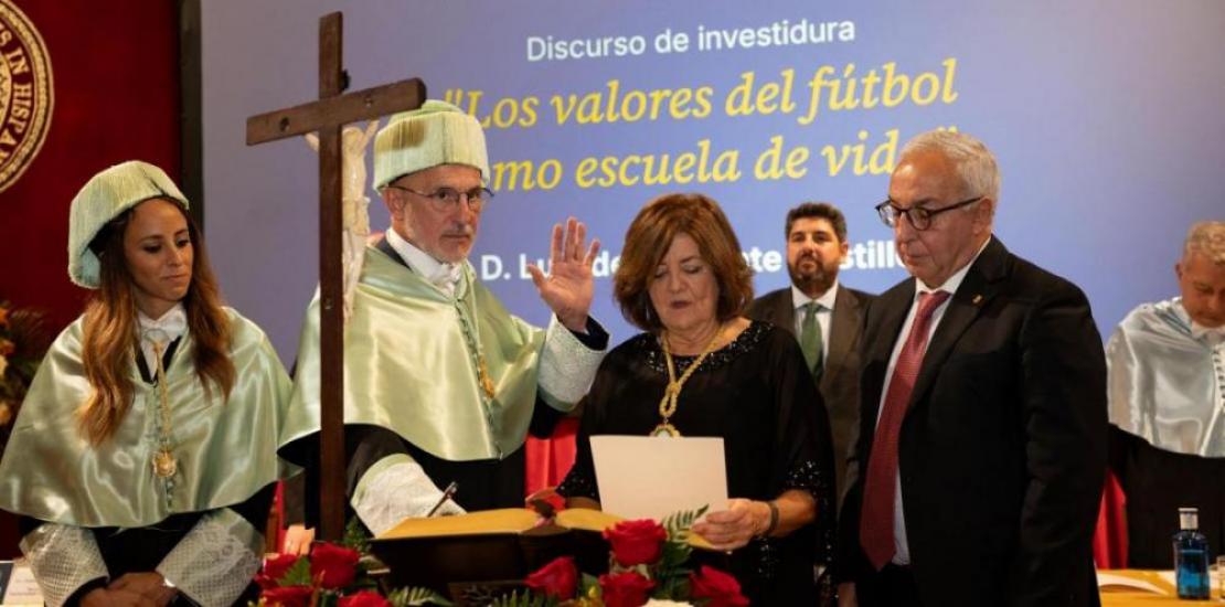 One of the most moving moments of the ceremony came when the Spain head coach took the oath confirming his appointment