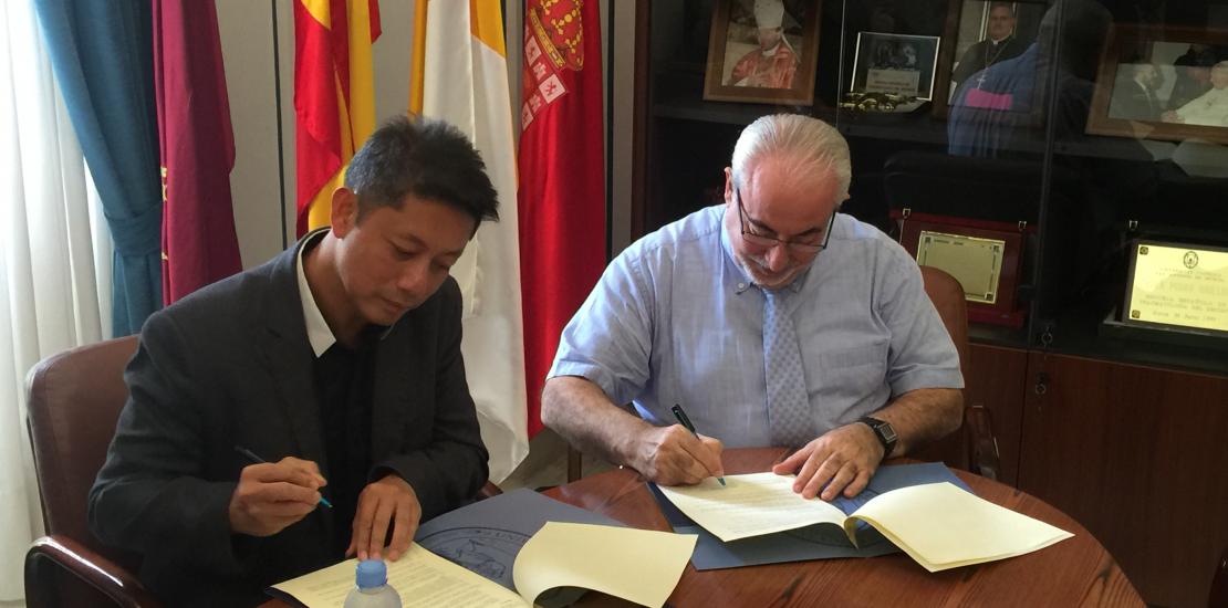 UCAM signs a Strategic Partnership Agreement with the De La Salle – College of St Benilde to further strengthen its presence in the Philippines