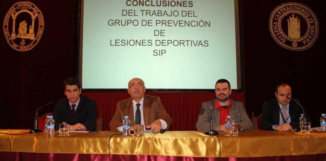 UCAM produces manual to prevent injuries in football players