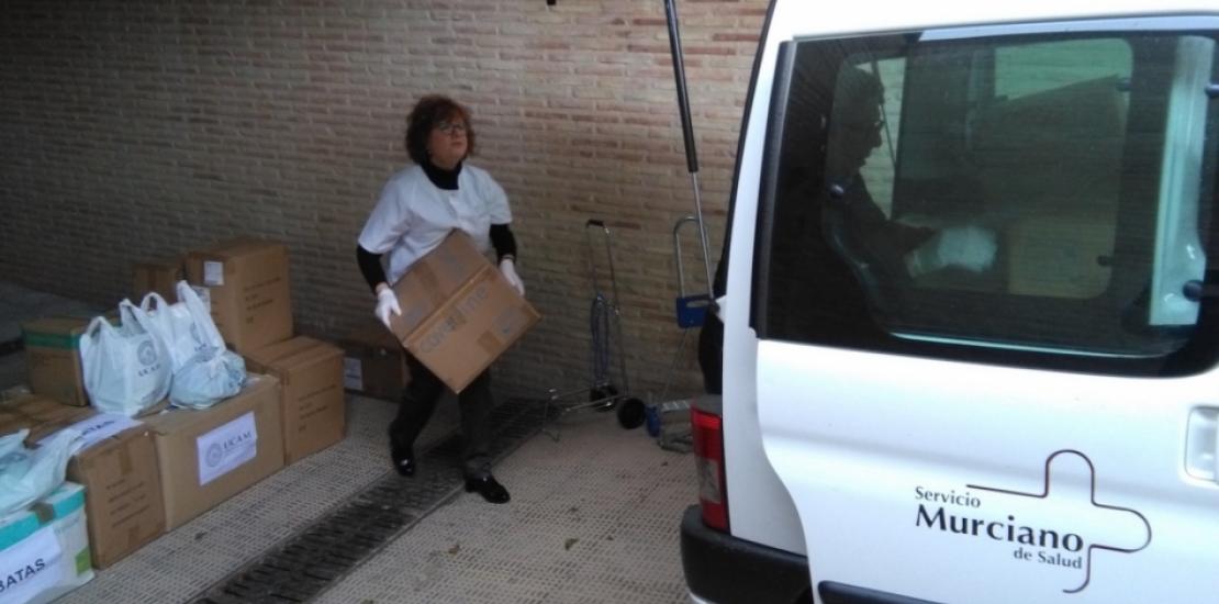 UCAM donates more than 3,300 surgical gown and boot swabs and it elaborates 3D facial protections UCAM donates more than 3,300 surgical gown and boot swabs and it elaborates 3D facial protections