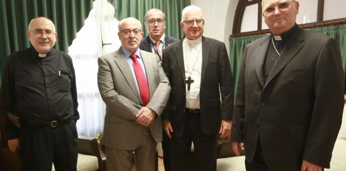 Archbishop of Santiago de Cuba, where they do social and educational work, visits UCAM