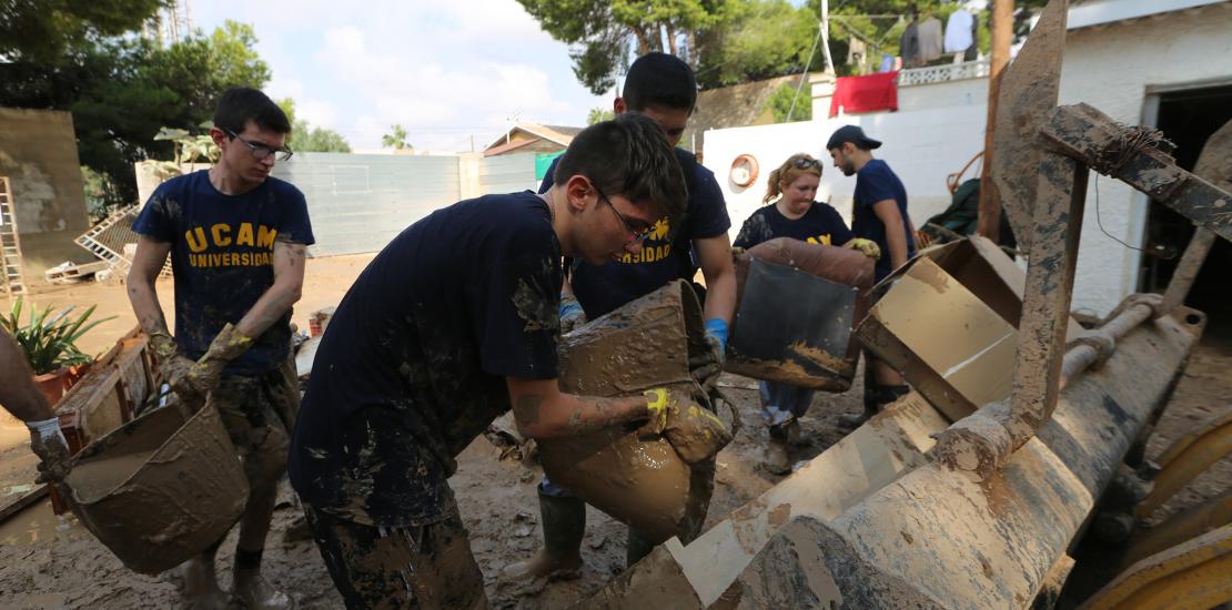 Nearly 200 UCAM volunteers help the people affected by DANA storm Nearly 200 UCAM volunteers help the people affected by DANA storm