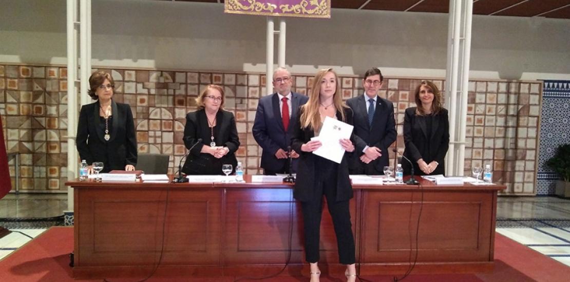 Two UCAM Pharmacy graduates receive an award