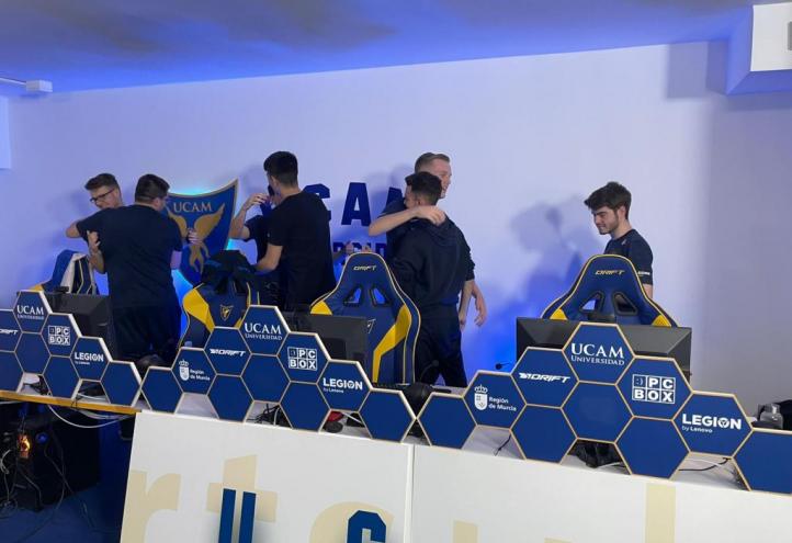 The `UCAM Esports&#039; team celebrating the victory