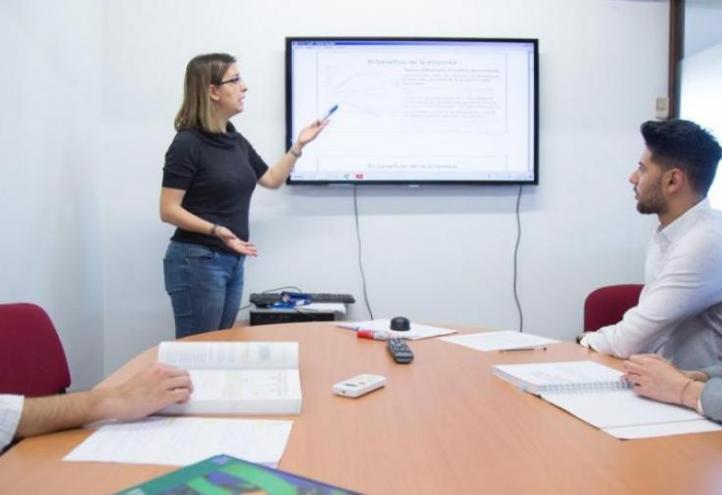 Its faculty of Business and Legal Sciences offers Bachelor’s Degrees in Business Administration and Management, Marketing and Commercial Management, Labour Relations and Human Resources, and Tourism