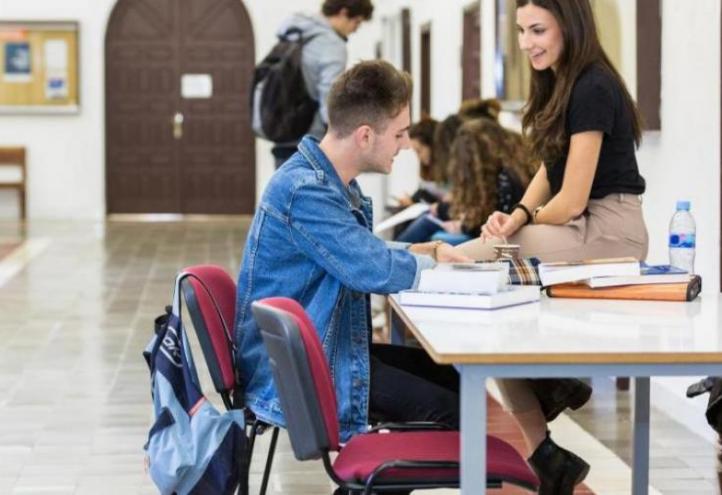 HIGH EMPLOYABILITY. Direct contact with the business world is one of the keys to its success.