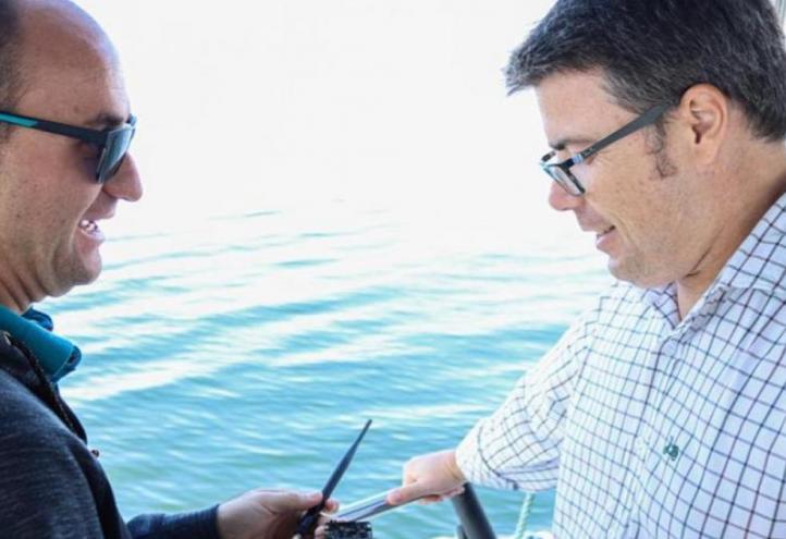 Sensors will provide real-time information on the levels of oxygen, temperature, salinity, chlorophyll and turbidity at different depths