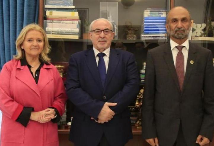 María Jesús Bonilla, José Luis Mendoza and Ahmed Bin Mohamed Al Jarwan at Jeronimus Monastery