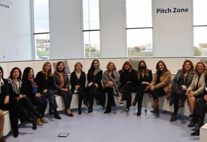 Photograph of the women participating in the event held at the UCAM HiTech.