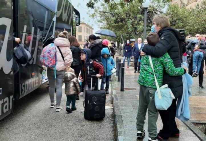 Ukrainian refugees meeting their families 