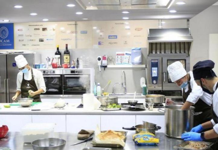 It will be the first university degree in the Region of Murcia in this modality, allowing students to study various subjects in the Odiseo facilities of the Orenes Group 