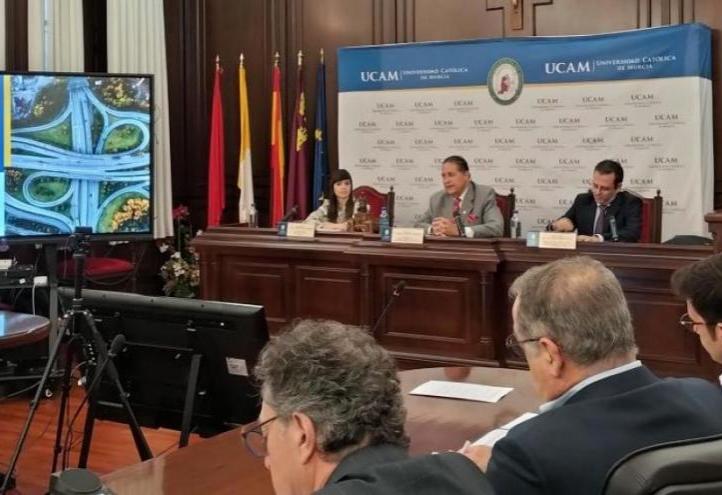 Marina Munuera, Regional General Director of Mobility and Coastal Areas; Pedro de Los Santos Jiménez, Vice-Dean of the UCAM Degree in Civil Engineering, and Alberto Menchón, Deputy Provincial Traffic Chief and Senior Traffic Technician of the DGT.