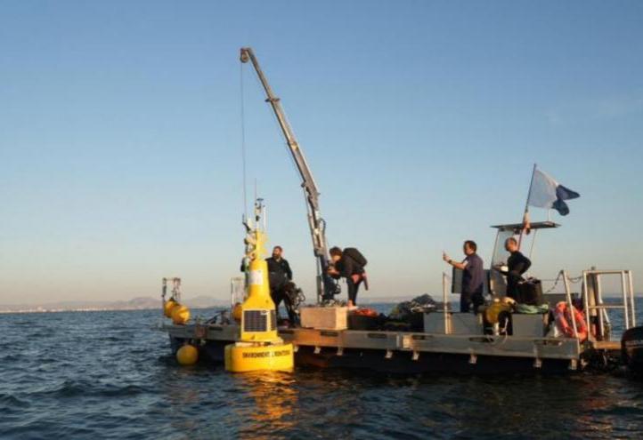Installation of the first intelligent buoy in Mar Menor