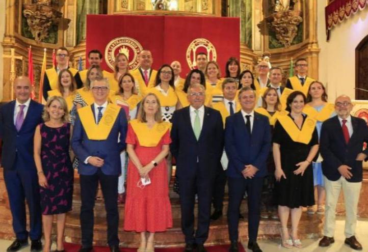 Last graduation of the Master&#039;s Degree, which was sponsored by Ana Pastor, doctor, 2nd vice-president of the Congress of Deputies and former Minister of Health, together with Juan José Pedreño, Minister of Health, and Mariano Guerrero, director of the Master&#039;s Degree.