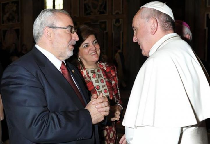 José Luis Mendoza and María Dolores García Mascarell with His Holiness Pope Francis, in one of their recent meetings.