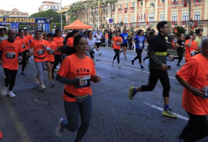 UCAM fills the streets of Murcia with solidarity against multiple sclerosis