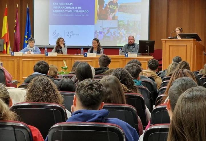 Missionaries and volunteers demand more social involvement