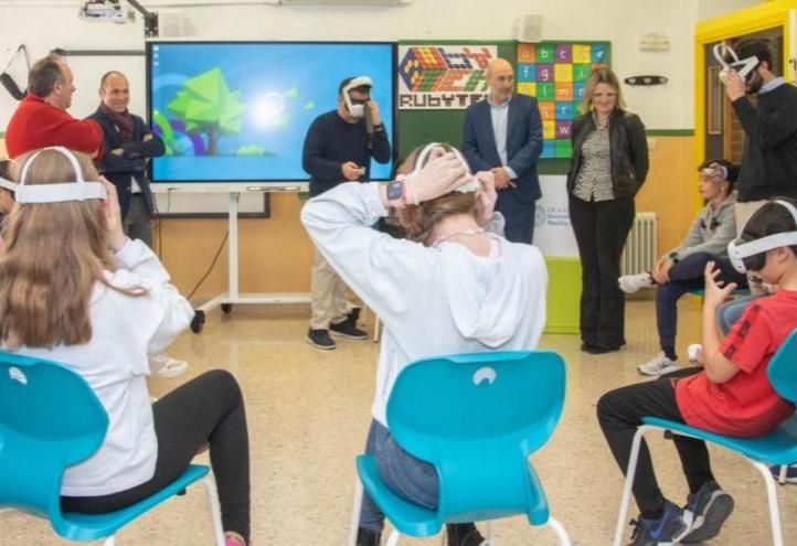 The students of the Federico Arce Public School in Murcia have starred in the recording of a Virtual Reality video on CPR.