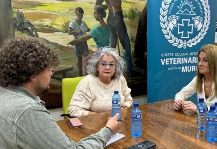 Signing of the agreement UCAM - Illustrious College of Veterinarians