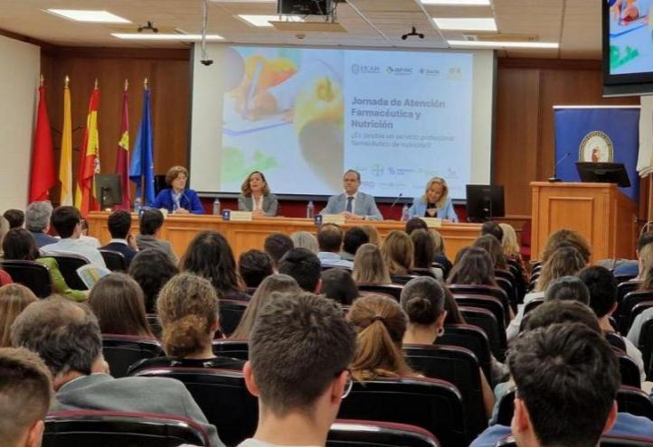 The Assembly Hall hosted the Conference on Pharmaceutical Care and Nutrition