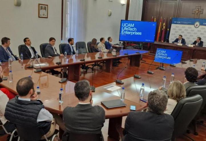 A snapshot of the business meeting held at the Los Jerónimos Campus