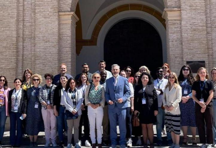 Participants at the UCAM Staff Week, together with Pablo Blesa, vice-rector of International Relations and Communication of the University, and Lonneke Meijer, coordinator of the event.