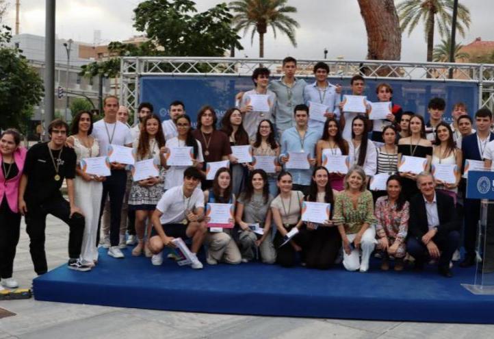 The winners of the UCAM Science Olympiads with their awards