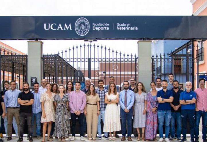 Family photo of the Faculty of Sports