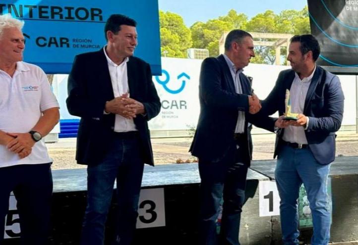 José Luis Mendoza García, Director of Institutional Relations at UCAM, collected the award on behalf of the president of the university.