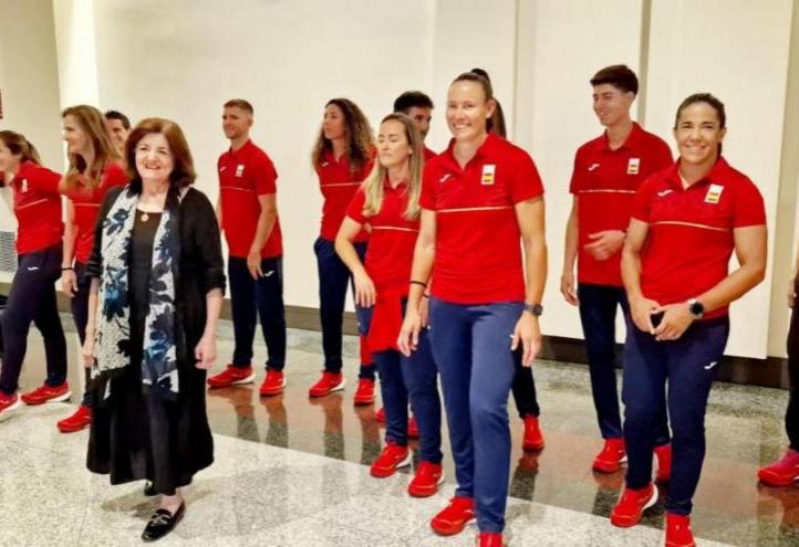 The UCAM president, María Dolores García, during the farewell to a group of UCAM athletes before leaving for Paris