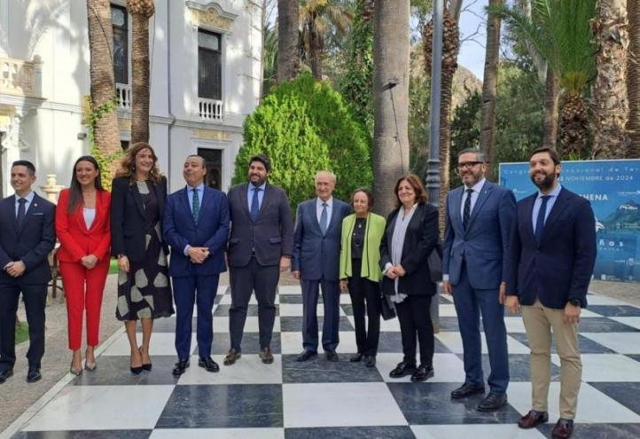 Family photo before the opening ceremony of the International Conference on Thermalism