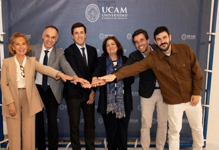 The representatives of UCAM and PATIO Campus after signing the agreement