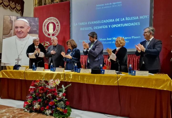José Manuel Lorca Planes, Bishop of the Diocese of Cartagena, gave the Inaugural Lecture