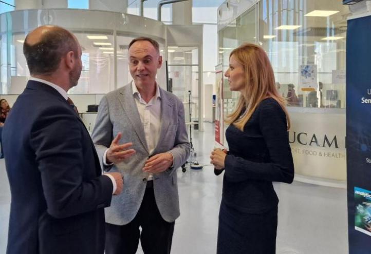 Joaquín Gómez, Carlos Caballero and Marisa López at the UCAM HiTech facilities