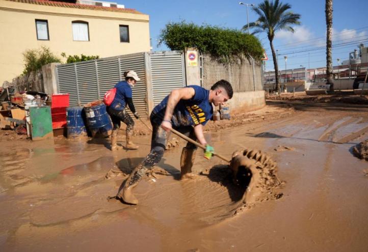 UCAM volunteers during the clean-up work in the affected areas