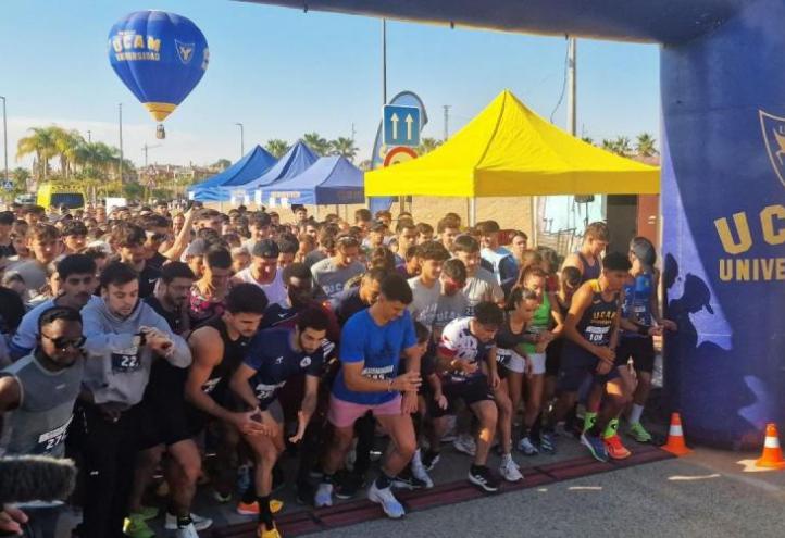 Pedro Acosta was in charge of kicking off the University Mile.