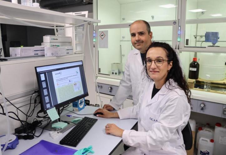 The researchers María Cuartero and Gastón Crespo, co-directors of UCAM-SENS
