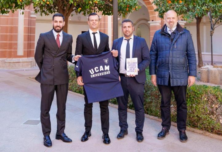 Juan Pablo Mendoza, Aldo Martínez, José Luis Mendoza and Pablo Rosique after signing the appointment