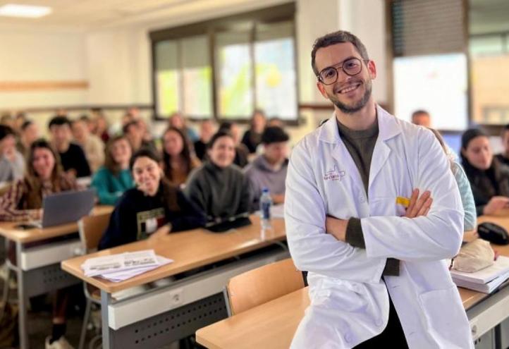 José Manuel Felices before beginning one of his classes at UCAM.