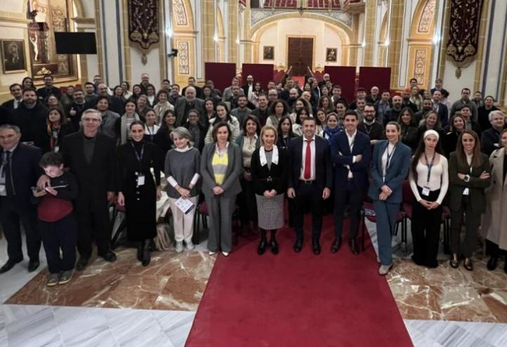 Group photo of the UCAM Alumni meeting held in the Temple of the Los Jerónimos monastery