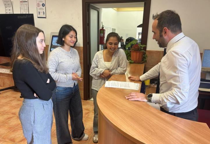 Students during an appointment in the Student Care department at the Los Jerónimos Campus