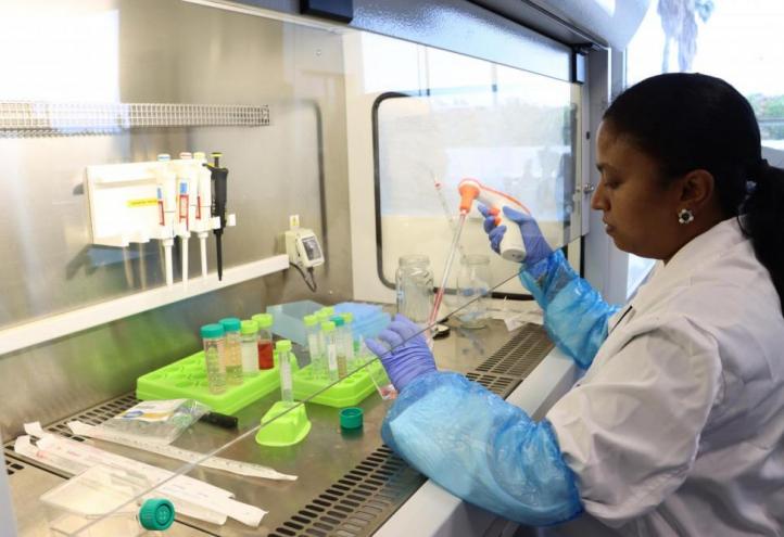 Researcher Lakshmi Jeevithan in one of the laboratories of the Universidad Católica de Murcia.