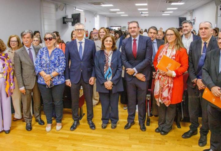 Family photo, prior to the opening ceremony of the Congress