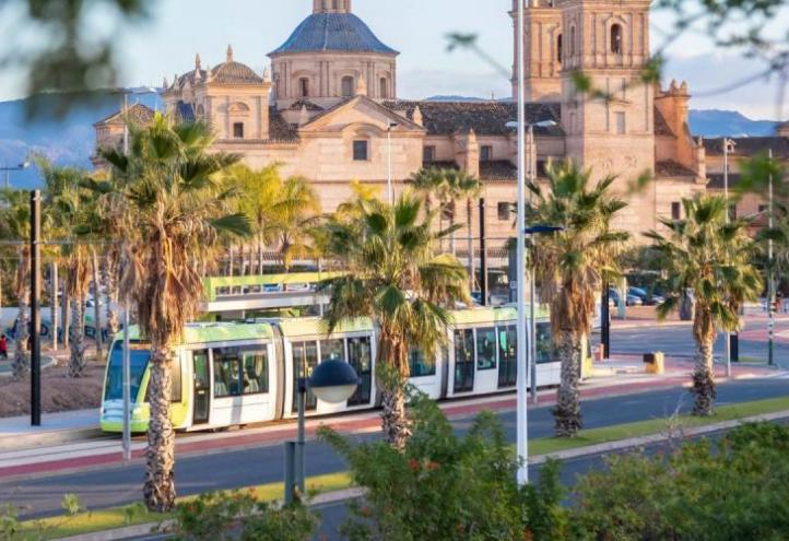 Users of public transport will earn points in UCAM&#039;s new sustainability challenge