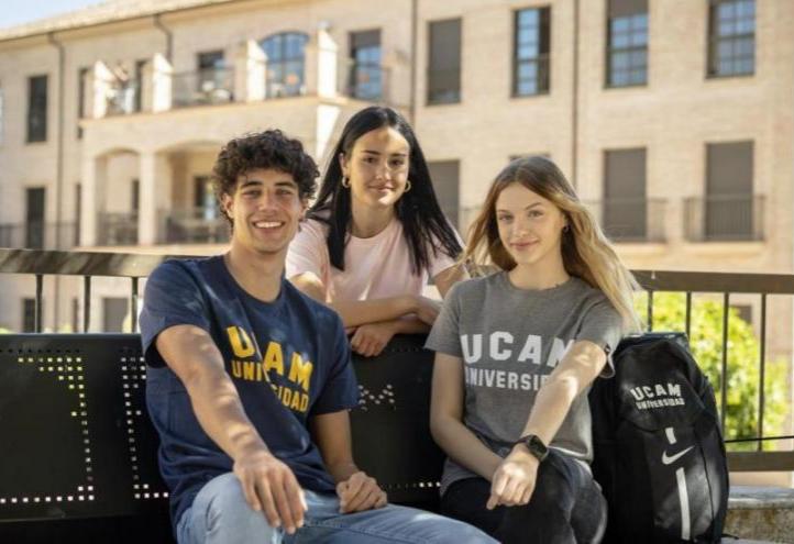 UCAM students on the Murcia Campus.